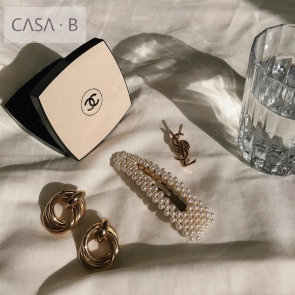 CASA B | Elle Pearl Barette - Picture 2 of 5
